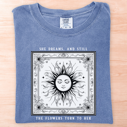 She Dreams Sun T-Shirt