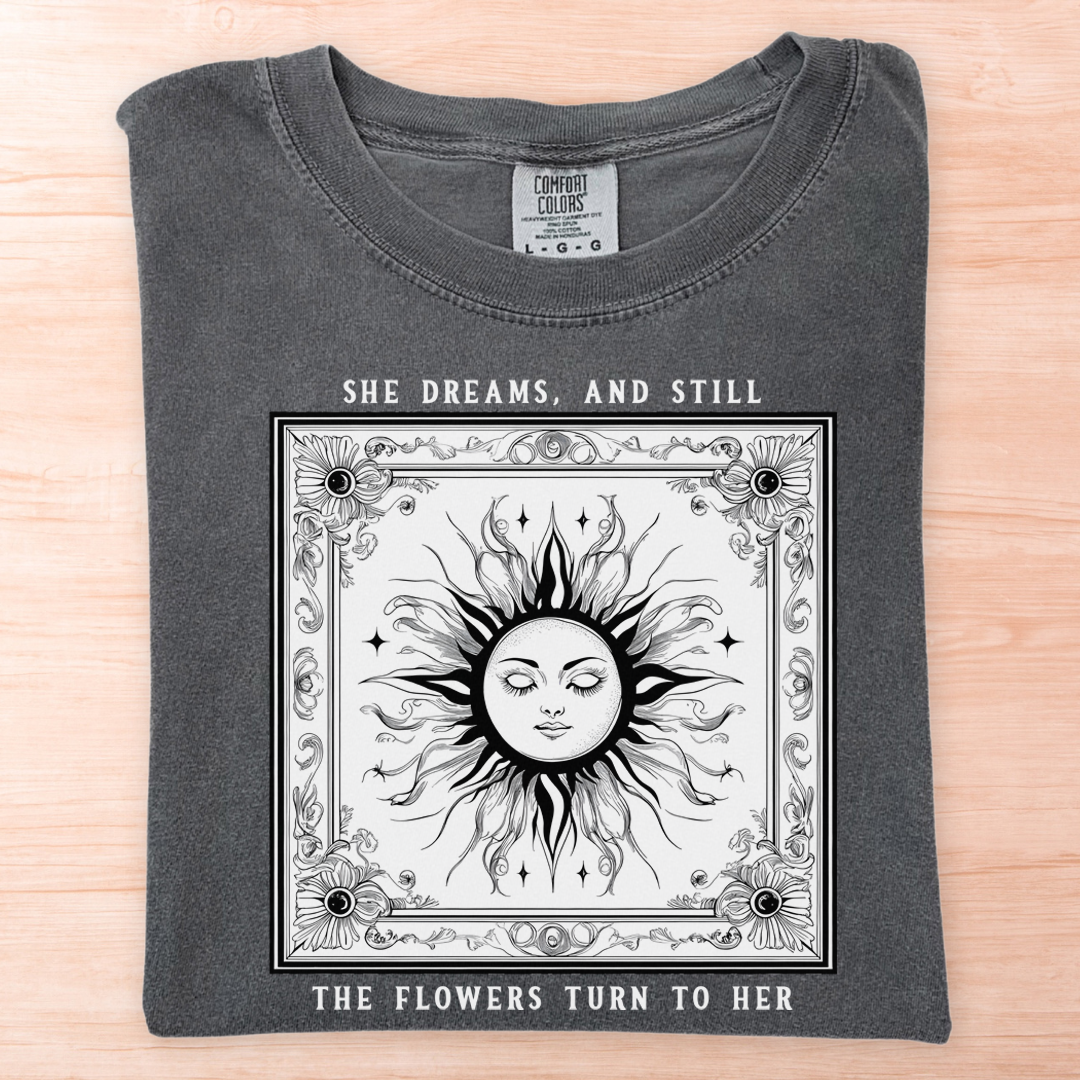 She Dreams Sun T-Shirt